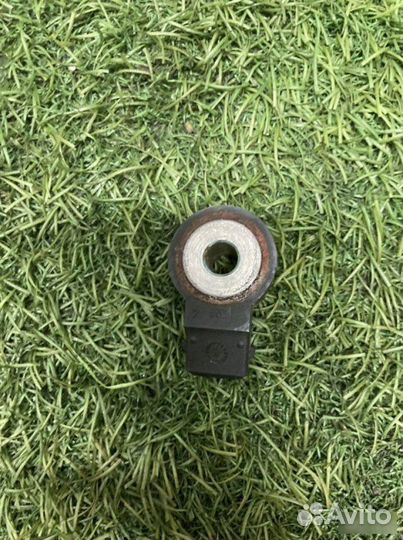 Датчик детонации Mercedes-Benz M-Class W163