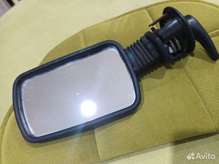 Боковое зеркало