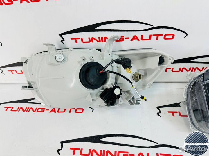 Фары Toyota Highlander (XU40) 2010-2013г