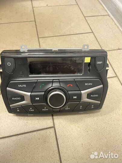 Штатная магнитола на весту