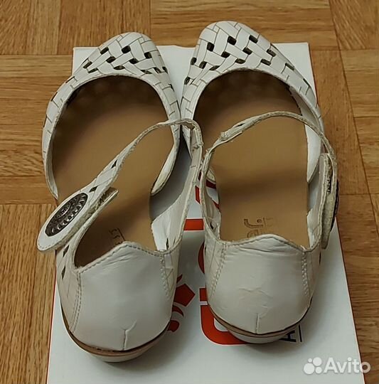 Босоножки Rieker Mirjam р.37 белые