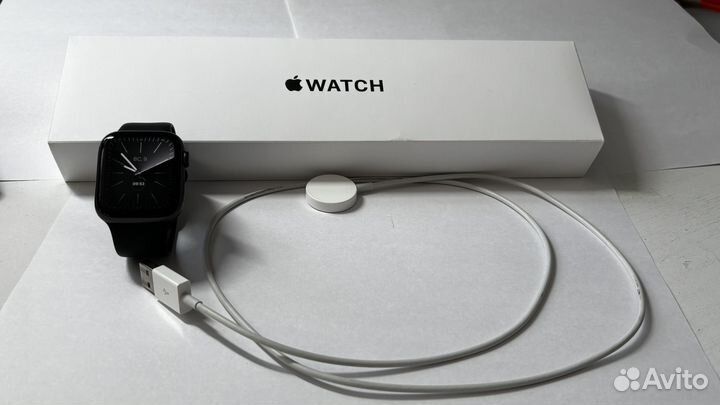 Apple watch se 1 space gray Aluminium case 44 mm