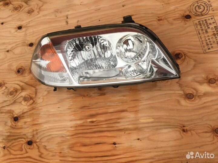 Фара передняя правая Honda Mdx YD1