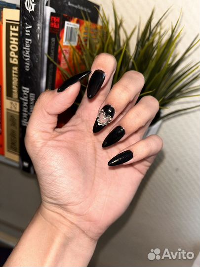 Маникюр на дому