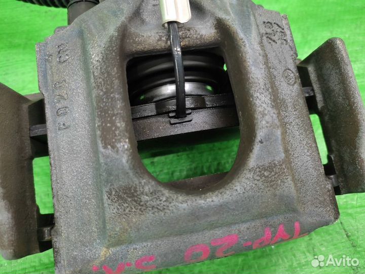 Суппорт зад левый 2.5 TDI Volkswagen Touareg 02-10