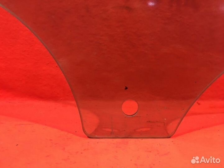 Стекло двери заднее правое Ford Focus 3 pndd 1.6L