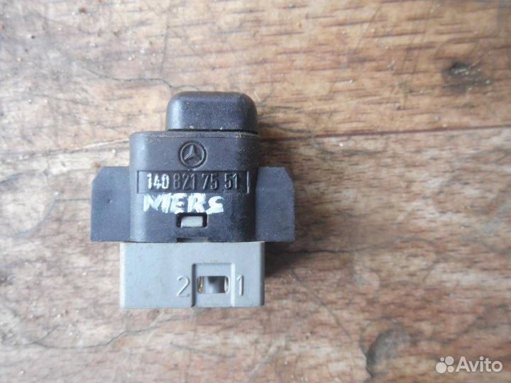 Кнопка блокировки стеклоподъемников Mercedes Benz