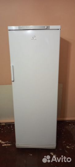 Морозильный шкаф