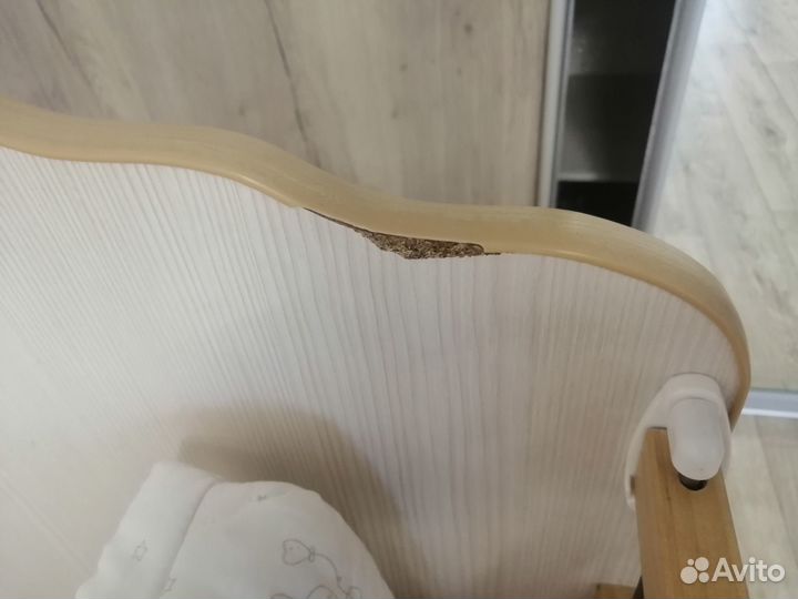 Детская кроватка с маятником