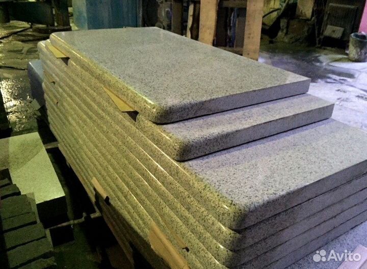 Гранитный подоконник