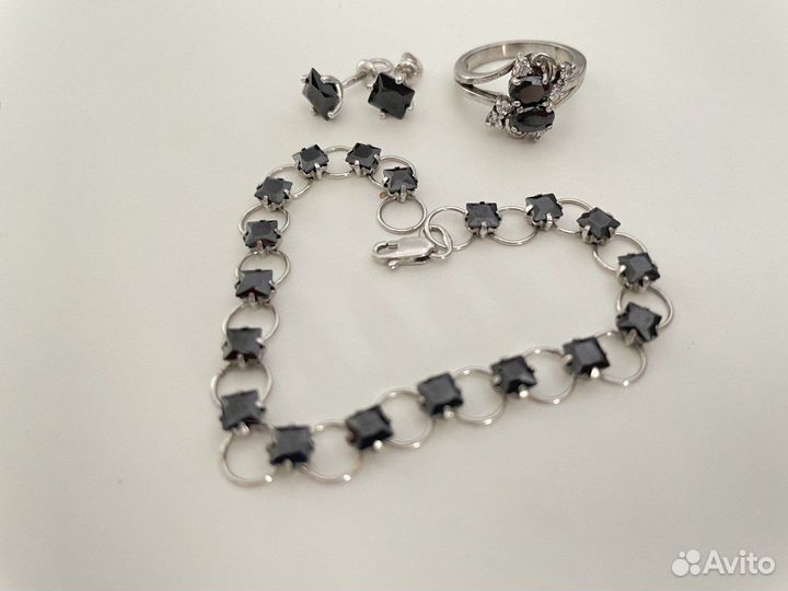 Комплект серебряных украшений