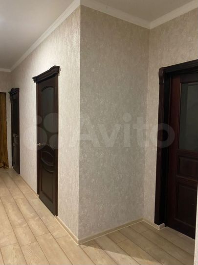 2-к. квартира, 66,5 м², 1/8 эт.