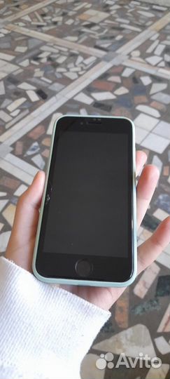 Телефон iPhone 8 64 gb