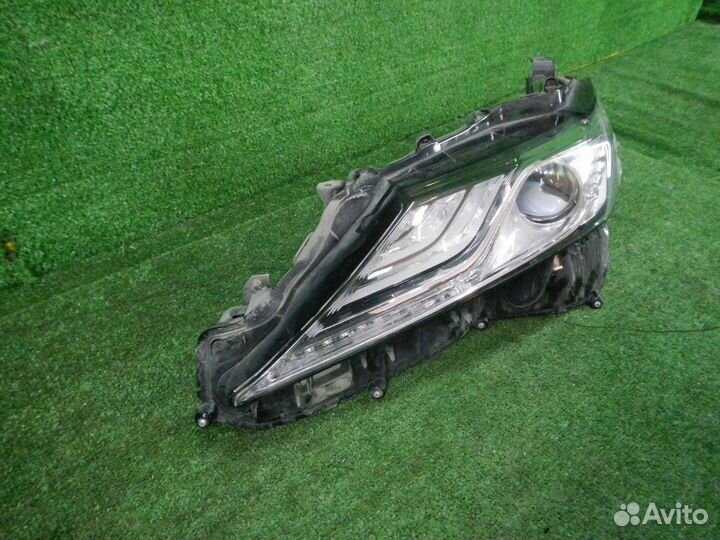 Фара левая Toyota Camry
