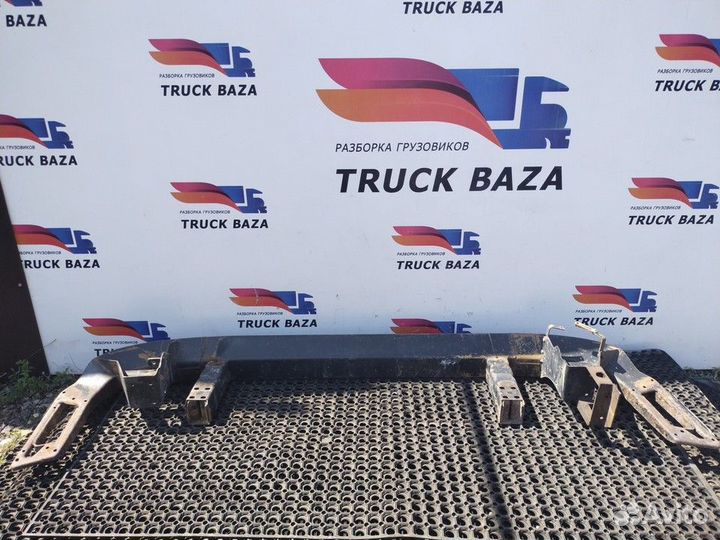 Усилитель переднего бампера