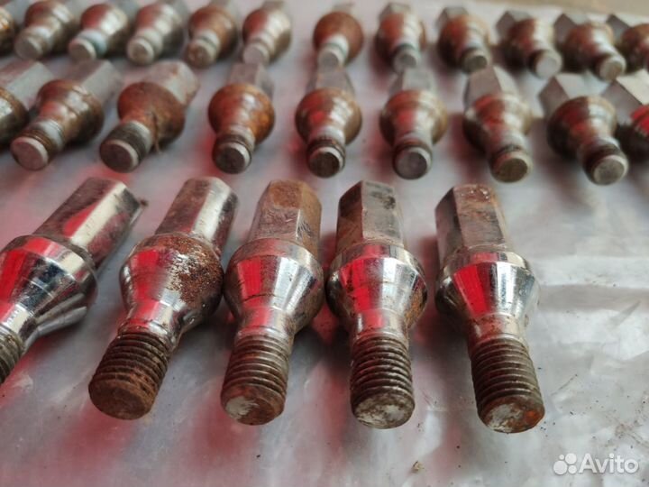 Болты удлиненные для литых дисков на ваз