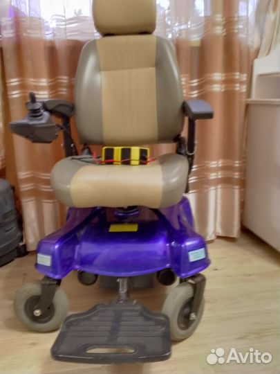 Коляска инвалидная, с электроприводом