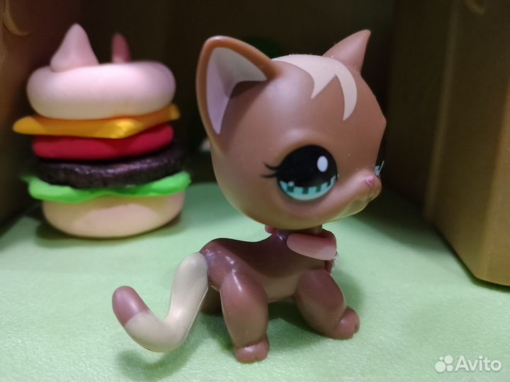 Lps кошка стоячка