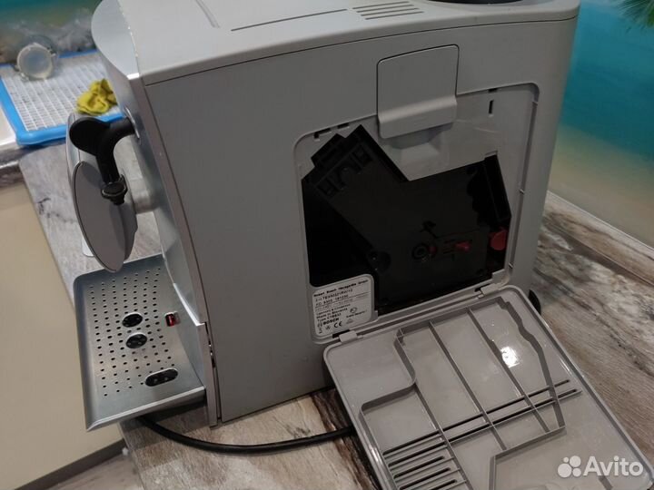 Кофемашина Bosch Verocafe Latte Tes50321RW/12