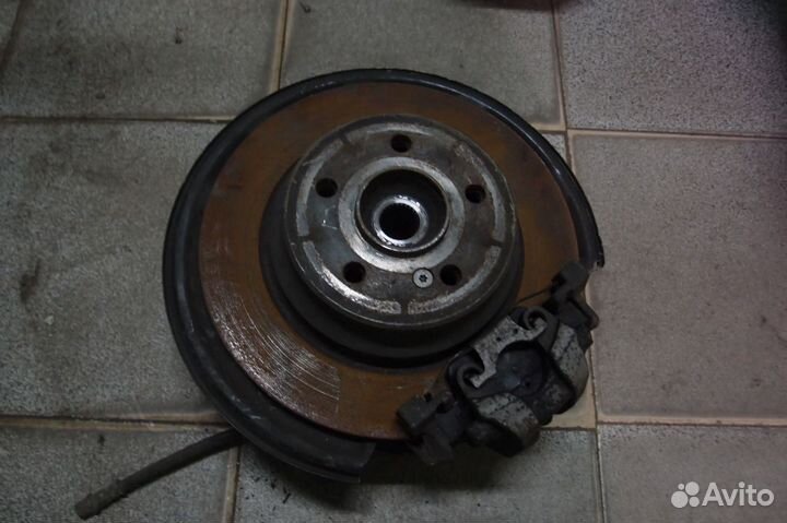 Кулак L Опора задняя Мерседес W212 Mercedes