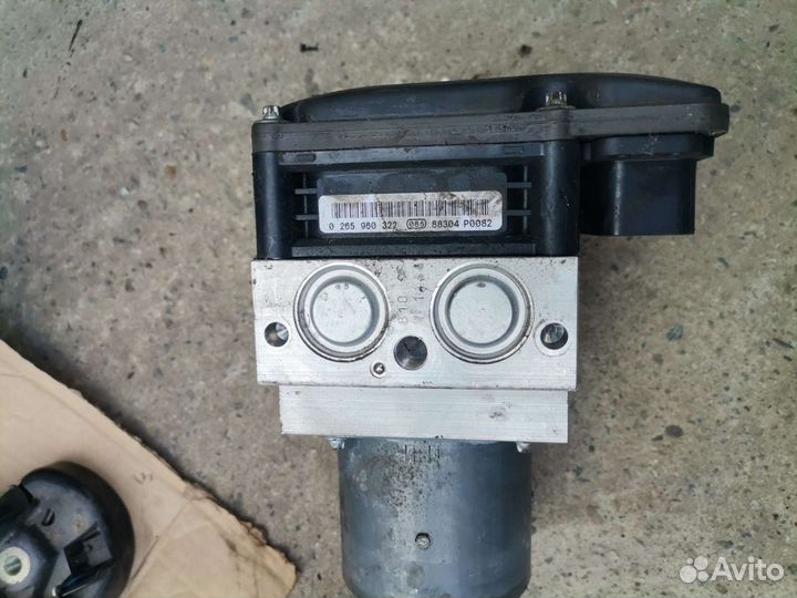 Блок насос ABS Mercedes w211 2.2