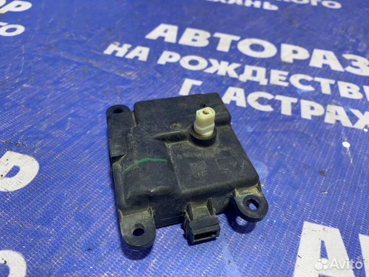 Моторчик заслонок отопителя Nissan Teana J31 седан