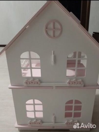 Кукольный домик с мебелью
