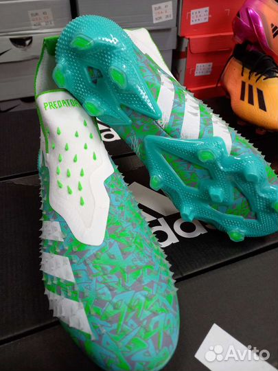Футбольные бутсы Adidas predator