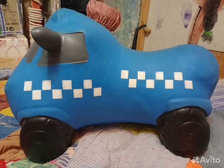Машинка надувная резиновая прыгун