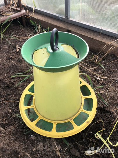 Кормушка для куриц