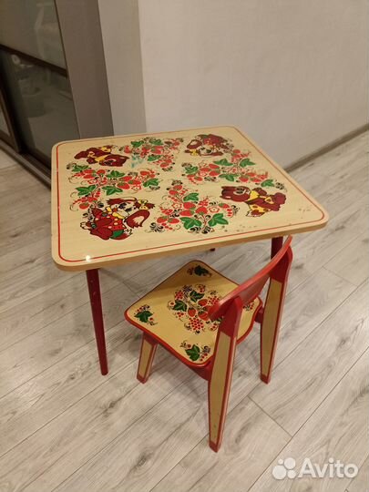 Детский стол и стул