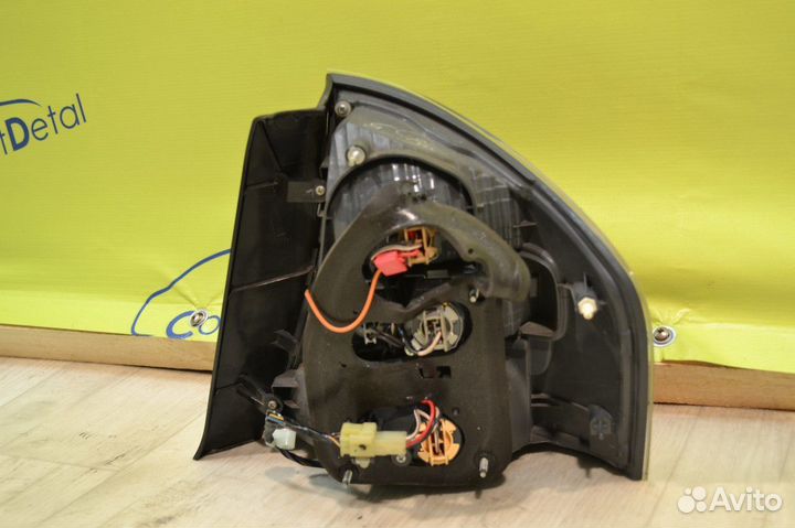 Фонарь задний левый Subaru Legacy B13 2003-2009