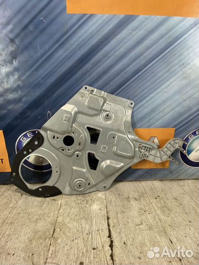 Стеклоподъемник задний Kia sportage 3 Лев