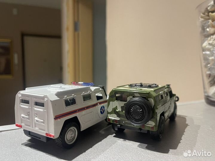 Модель автомобиля Тигр 1:43