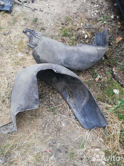 Подкрылок Мерседес W210