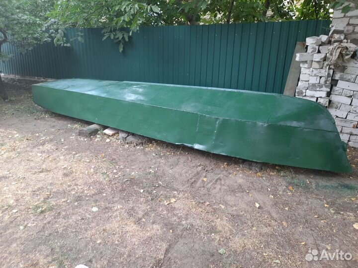 Лодка металическая