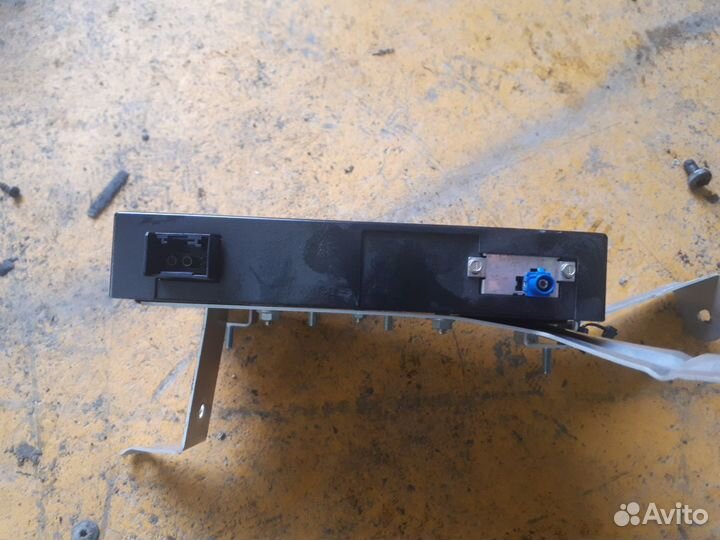 Блок управления спутникого радио мерседес 164,glk2