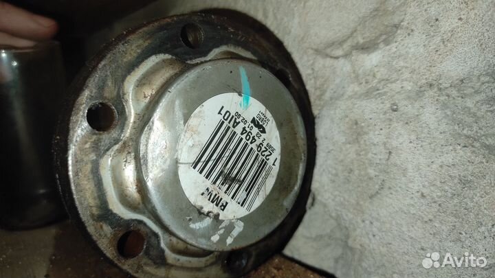 Полуось задняя (приводной вал, шрус ) BMW 3 E46