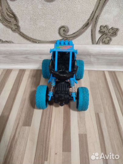 Машина инерционная Баги