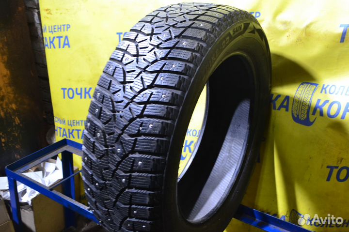 Bridgestone Blizzak Spike-02 235/55 R19