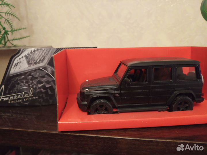 Модель 1/43 imperial mercedes g63