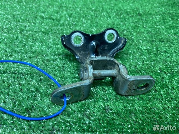 Петля двери задняя левая Hyundai Solaris