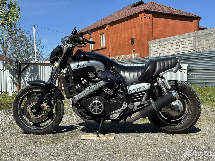 Yamaha V-Max 1200
