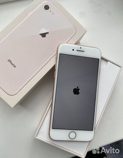 Телефон iPhone 8, Gold, 64GB