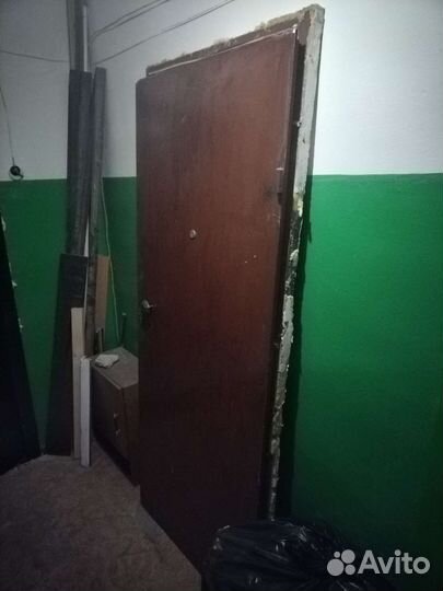 Дверь входная металлическая правая бу