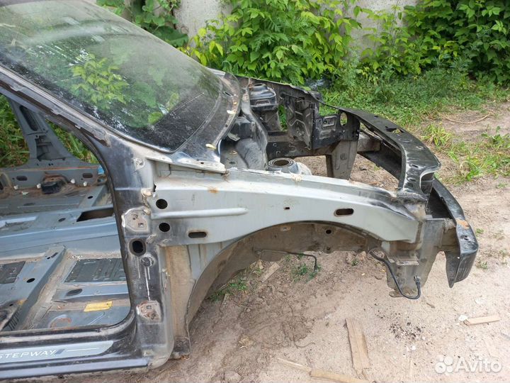 Передняя часть Renault Sandero Stepway