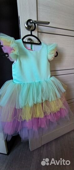 Платье праздничное пышное 104