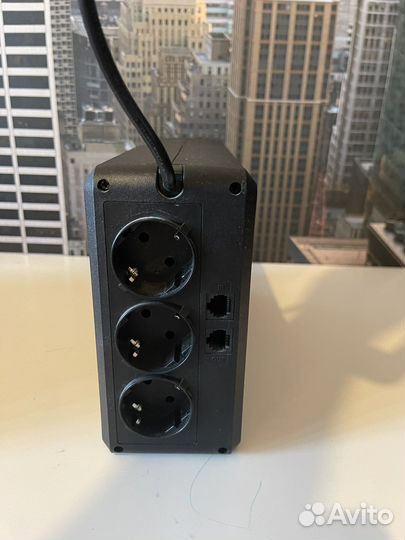 Источник бесперебойного питания CyberPower UT650EG