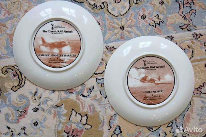 Фарфоровая, коллекционная тарелка. Самолеты