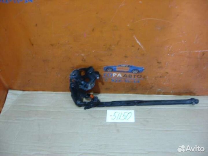 Петля капота правая Mercedes E W210 1995-1999